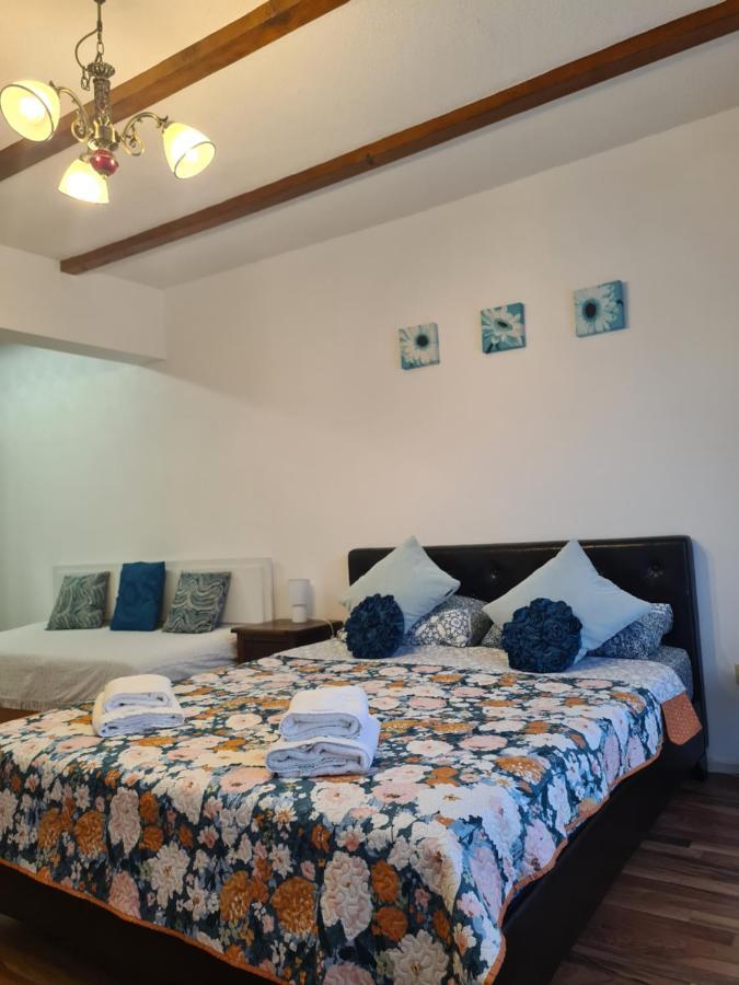 발로테슈티 Luca'S House 아파트 외부 사진